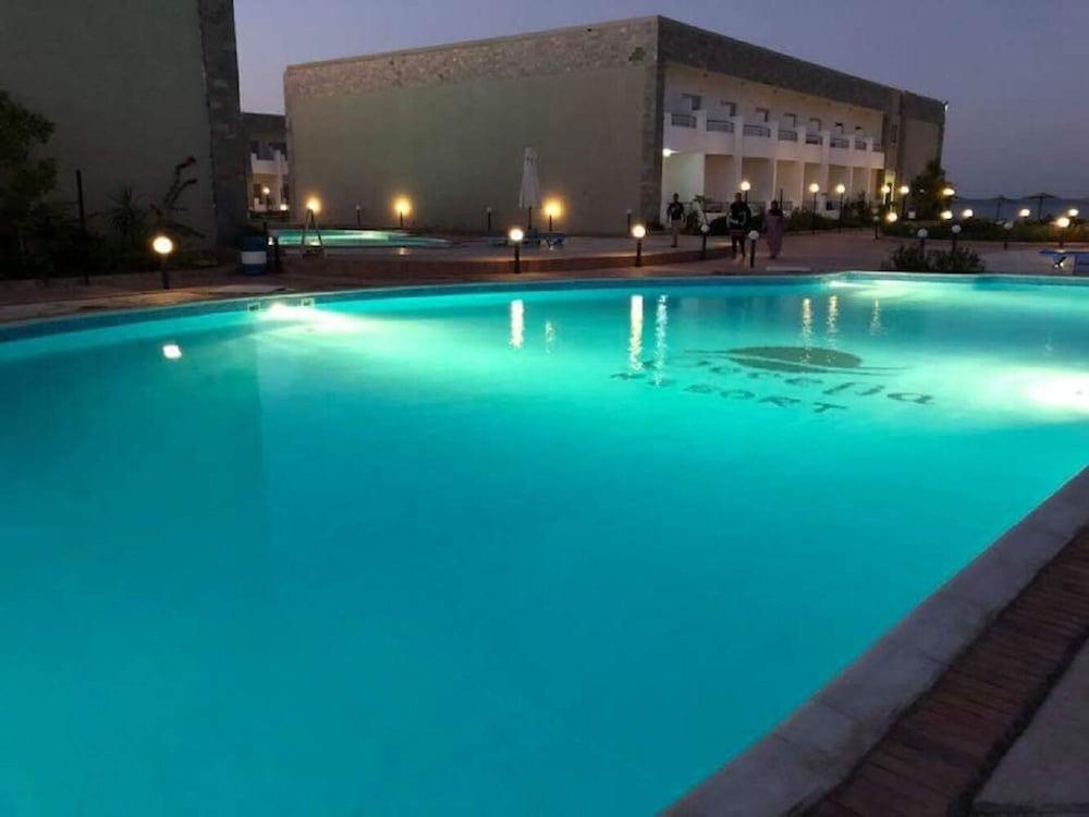 Chalets in Cecelia Resort - Pool