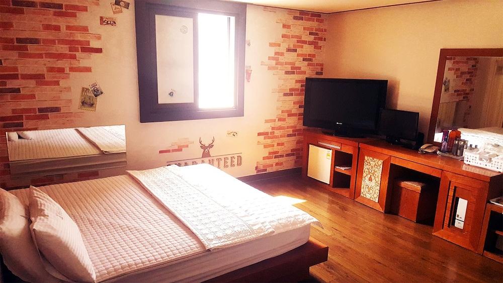 Castle Motel Busan - Room