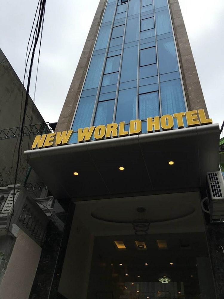 OYO 620 New World Hotel - Exterior