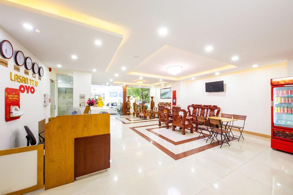 OYO 303 Lasan View Hotel - Reception