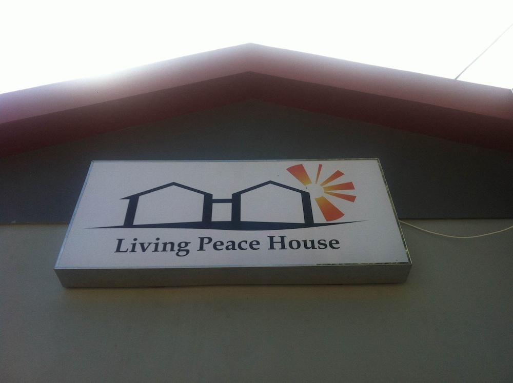 Living Peace House - Exterior detail