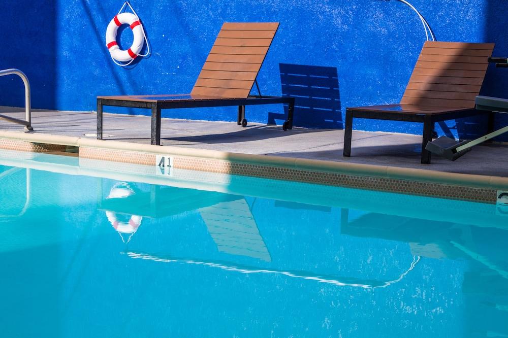 أنهايم كريدج إن - Outdoor Pool