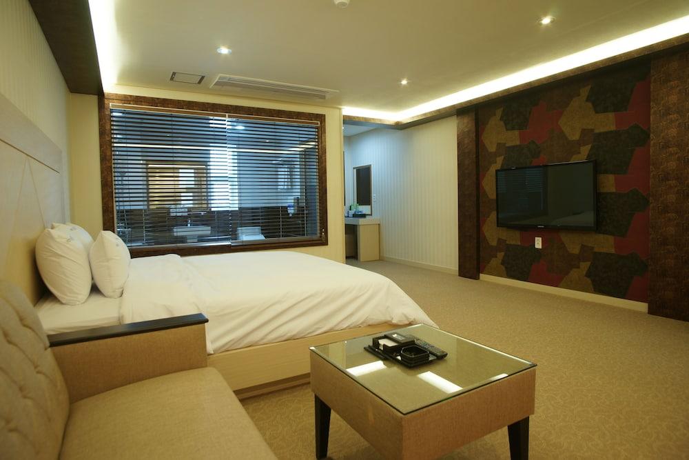 Hotel W Shinjeju - Room