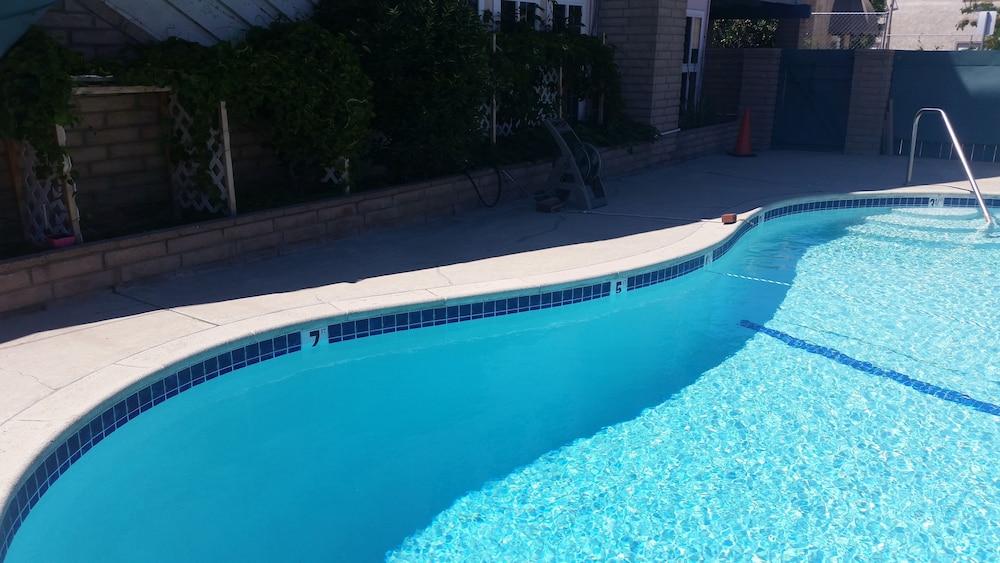 Kona Inn Motel Anaheim - Outdoor Pool