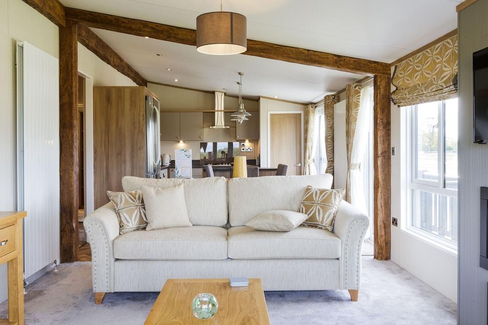 Rivendale Lodge 16. Stewart's Resort - St Andrews - Living Room