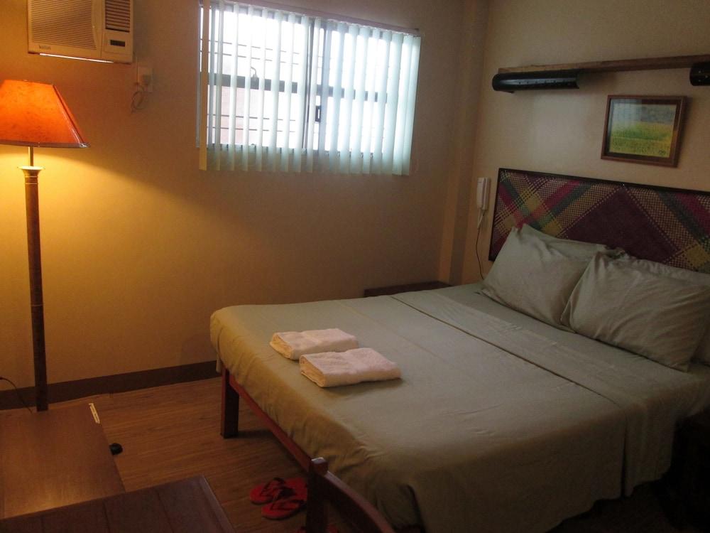 Bahay Ni Tuding Inn & Bistro - Guestroom