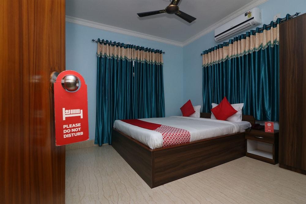 OYO 22042 Executive Guest House - Room