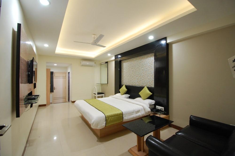 Hotel Ambassador - Room