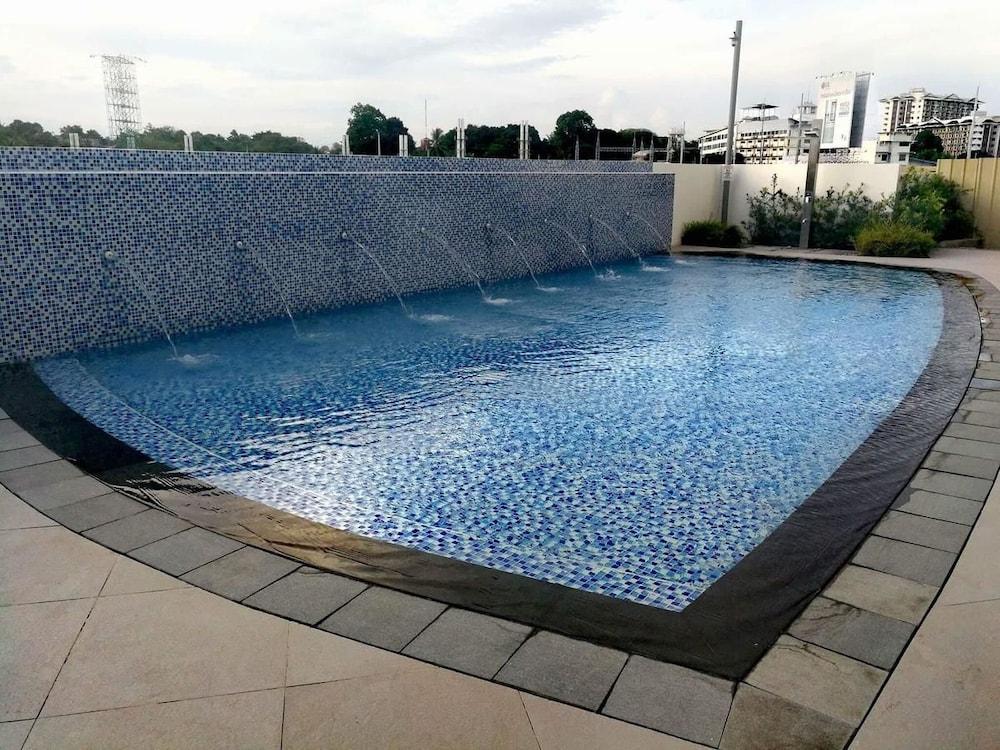 Abreeza Place Apartments - Outdoor Pool