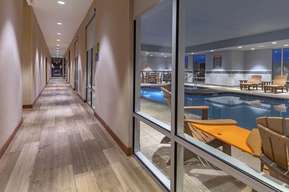 La Quinta Inn & Suites by Wyndham Flagstaff East I-40 - Interior