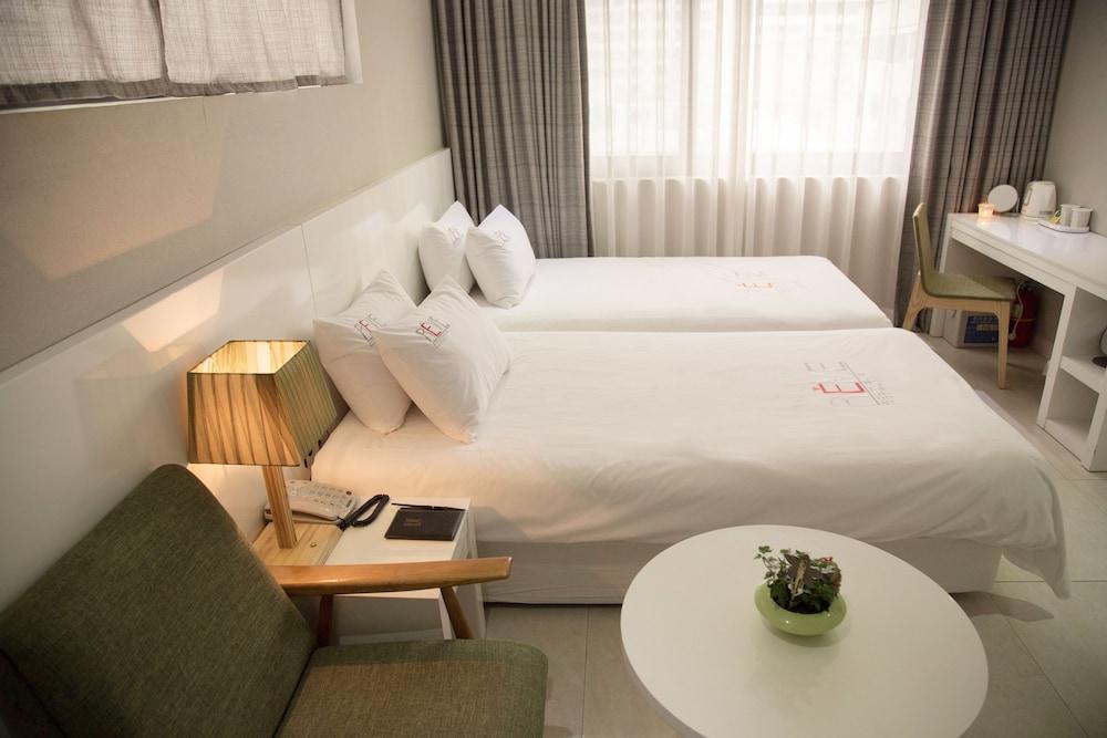 Reve Hotel Jeju - Room