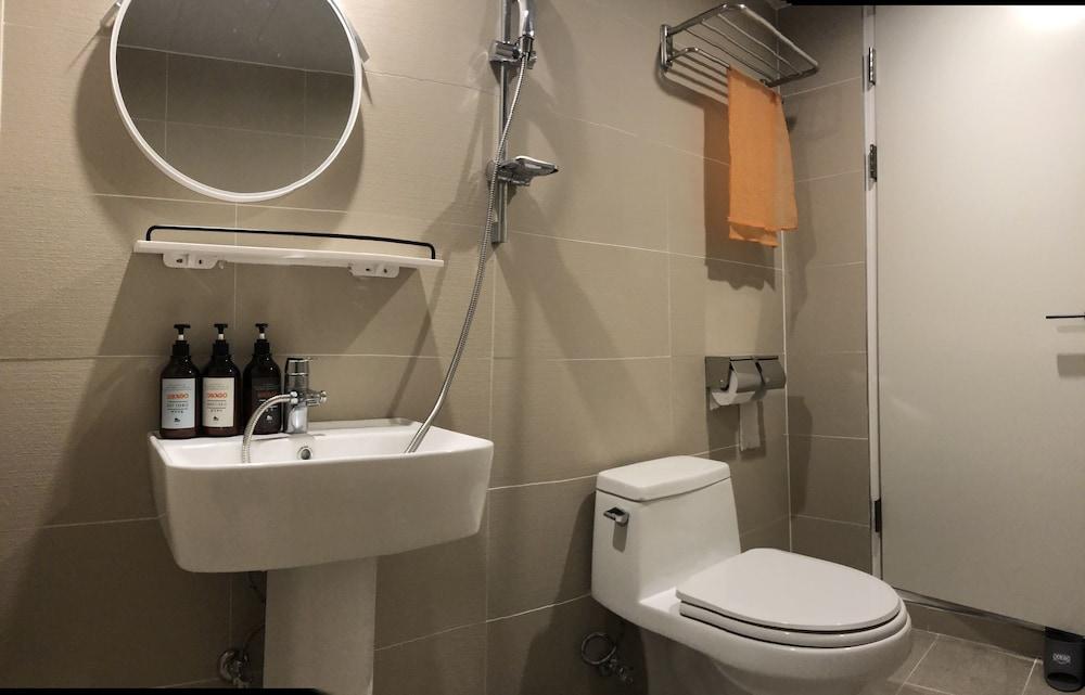 Seomyeon Chicago Hotel - Bathroom