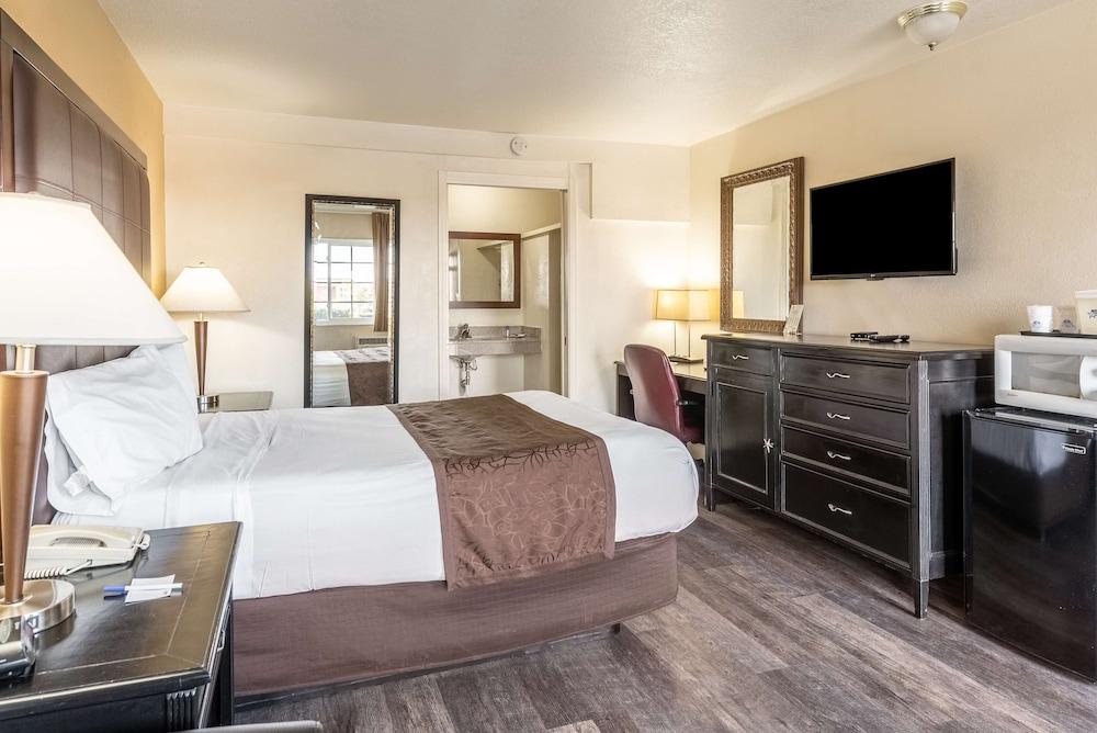 Americas Best Value Inn & Suites Flagstaff - Featured Image