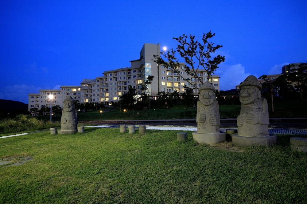 Hanwha Resort Jeju - Featured Image