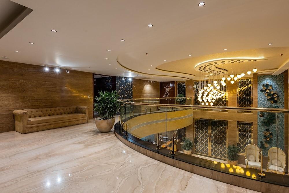 Skyline Resort & Convention Centre - Lobby