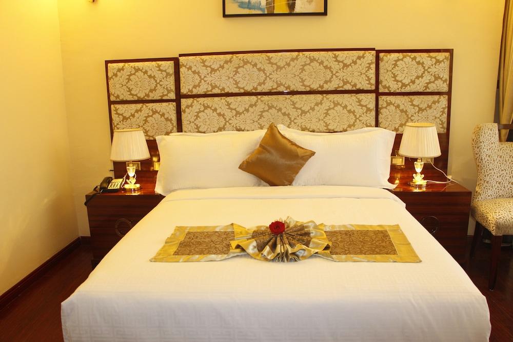 Golden Royal Hotel - Room