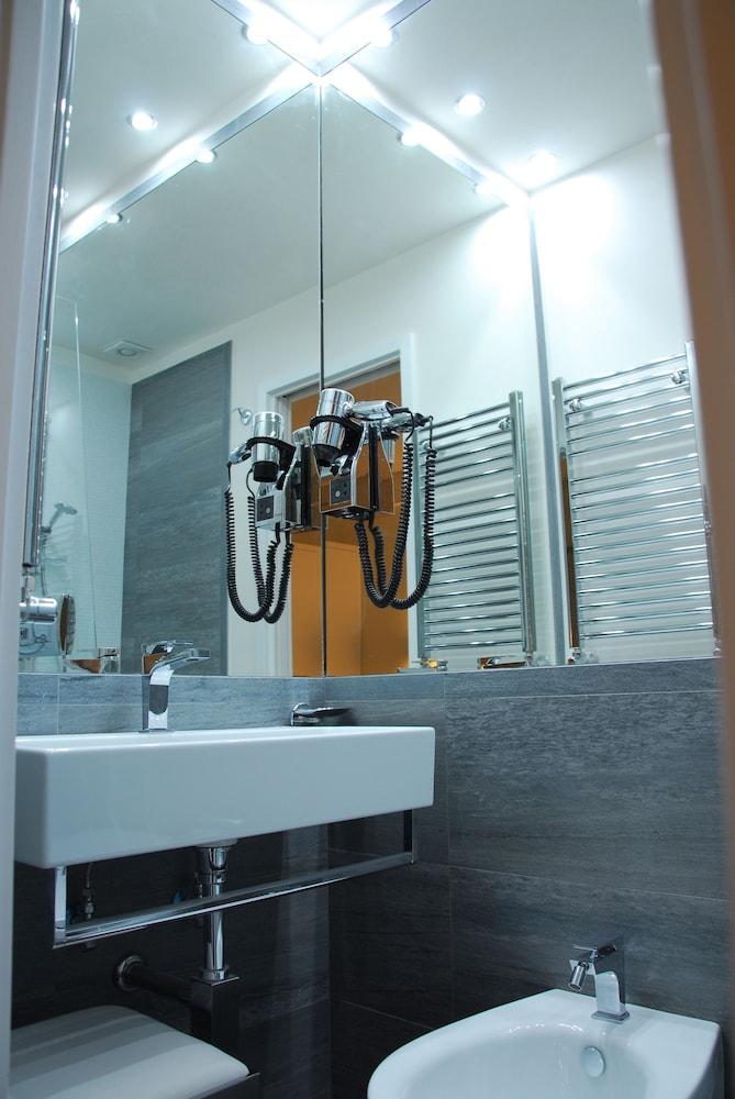 LHP Suite Rapallo - Bathroom
