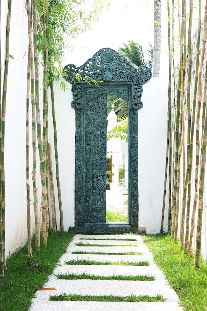 Harmony Villas Lombok - Interior Entrance