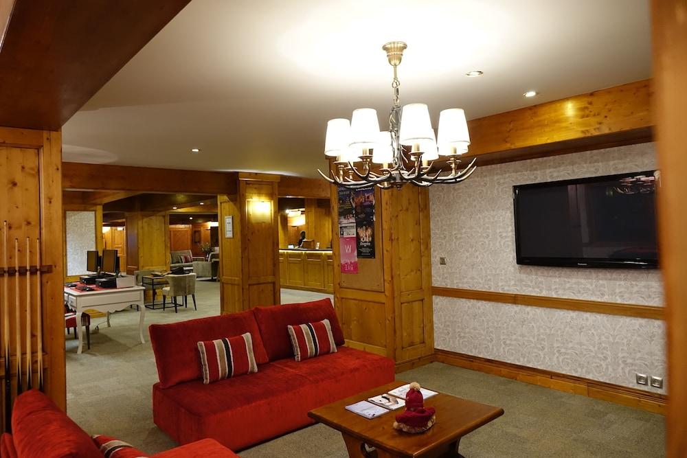Royal Rochebrune Hotel - Lobby Lounge