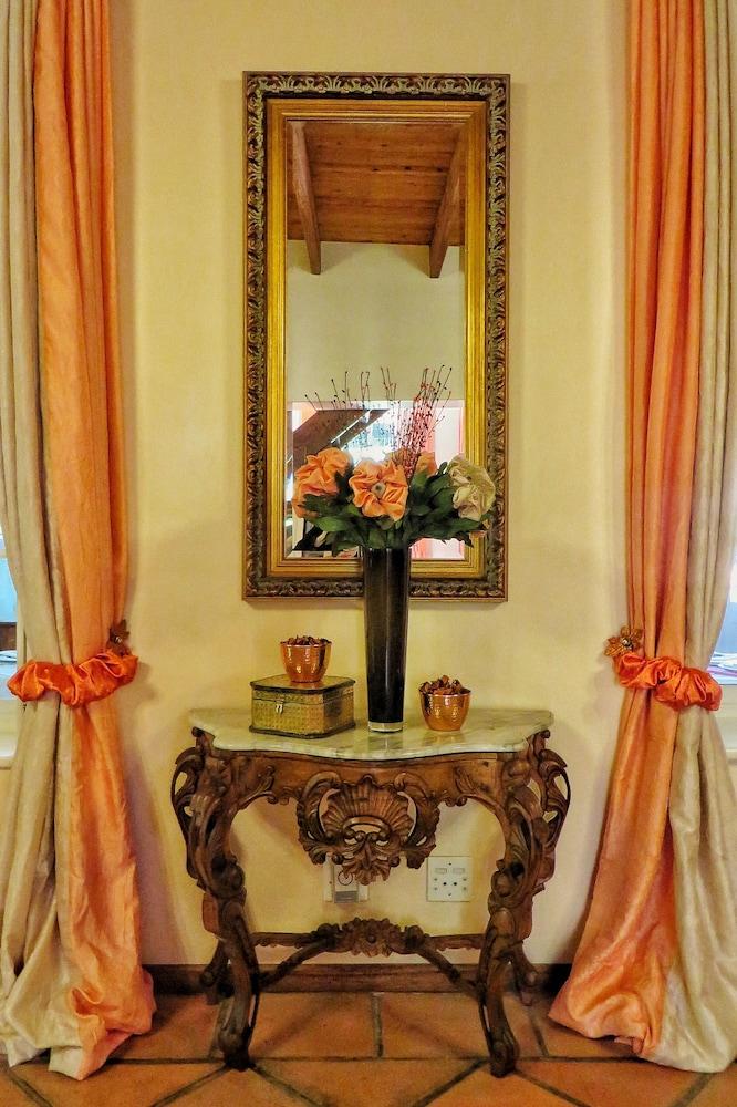 Le Manoir de Brendel - Interior Detail