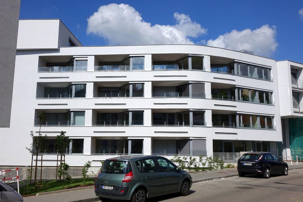 EEL Brno apartments - Exterior