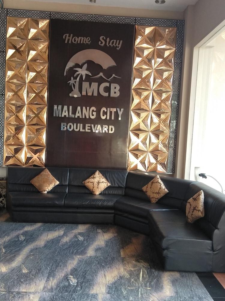 Malang City Boulevard Homestay - Lobby Sitting Area
