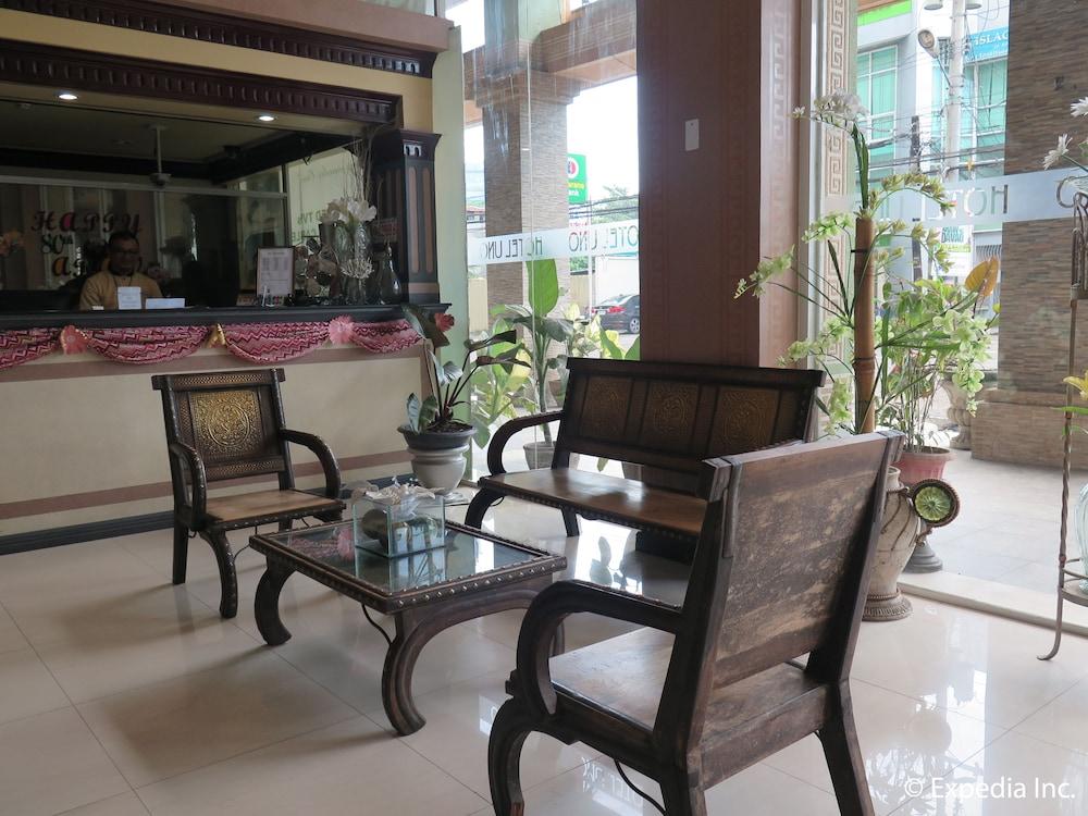 Hotel Uno - Lobby Sitting Area