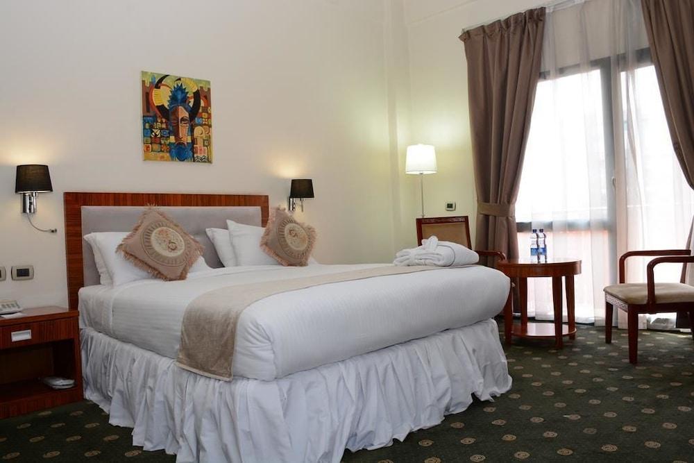 Kenenisa Hotel - Room