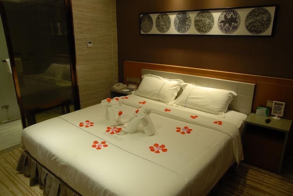 Insail Hotels Gongbei Port Zhuhai - Room