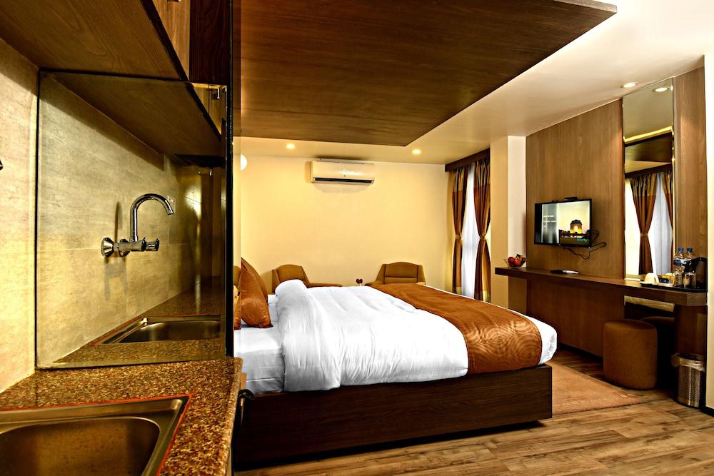 The Milestone Hotel & Spa - Room