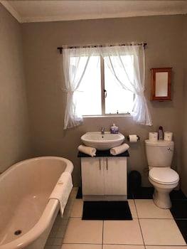 Courchevel Cottages - Bathroom