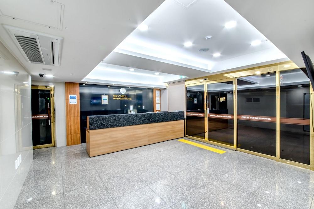 Jeju Skyhill Business Hotel - Featured Image