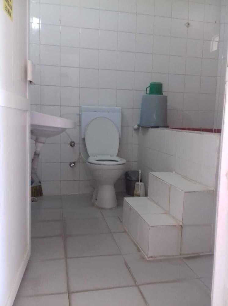 كور تيرمال بانسيون - Bathroom