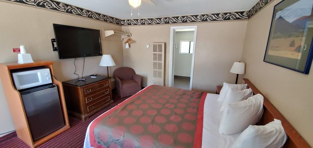 The L Motel - Room