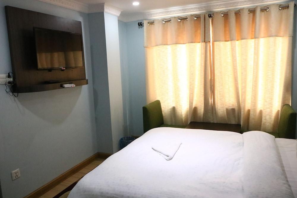 Hotel Samrajya - Room