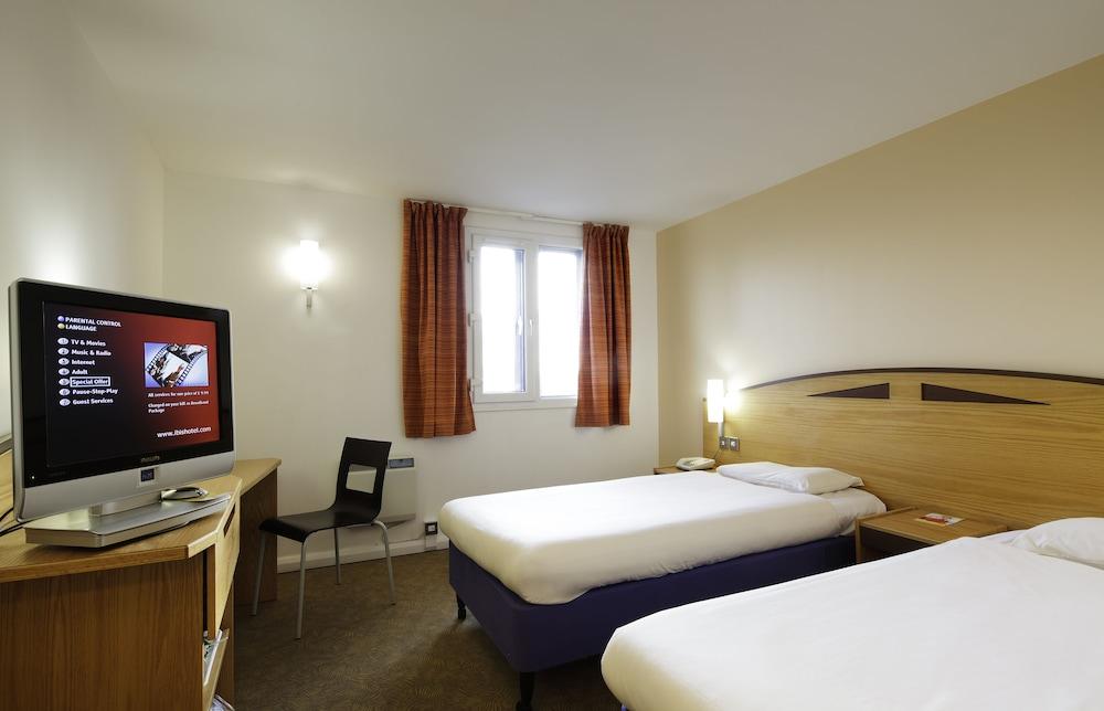 ibis Lincoln - Room