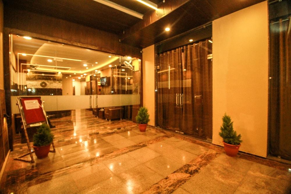 Playotel Inn Sonash - Interior Entrance