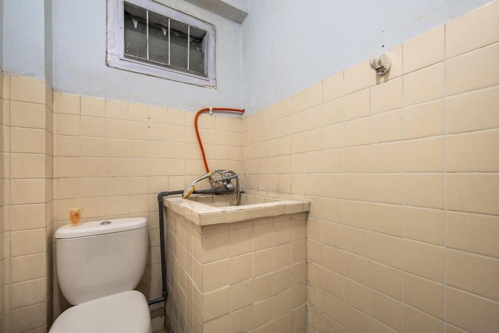 كول كوست آت رايا لانجسيب مالانج - Bathroom