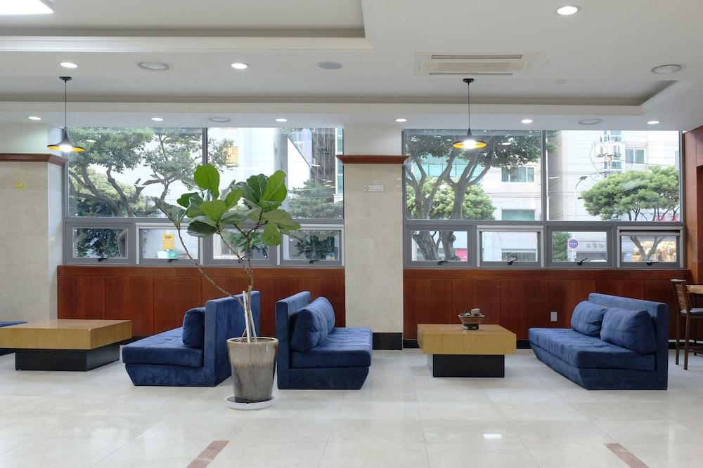 Park Side Hotel - Lobby