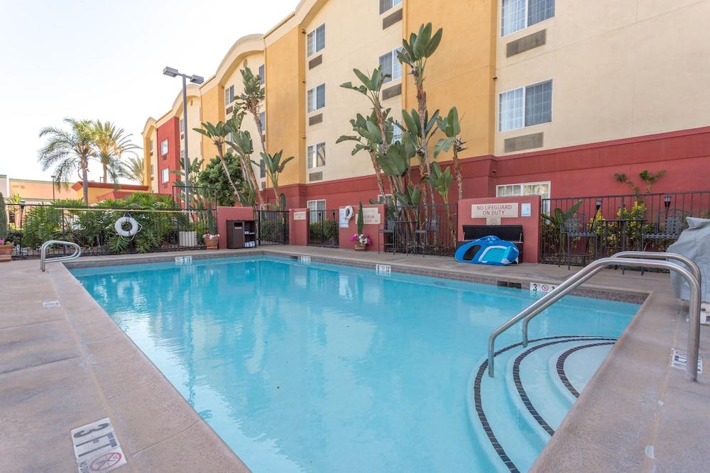 TownePlace Suites By Marriott Anaheim Maingate Near Angel Stadium - Outdoor Pool
