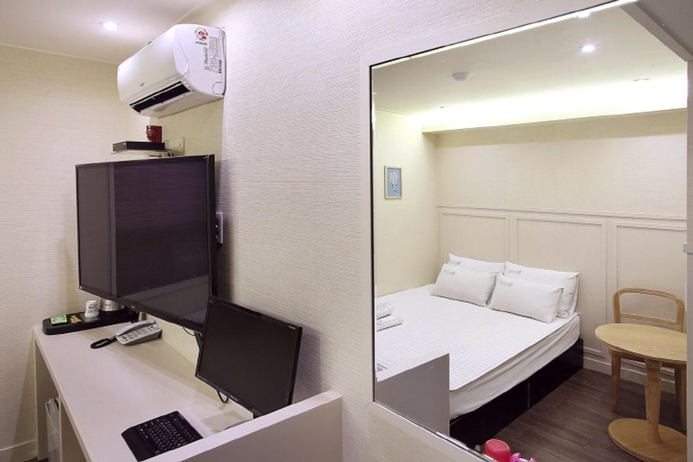 Seven Motel Songjeong - Room Amenity