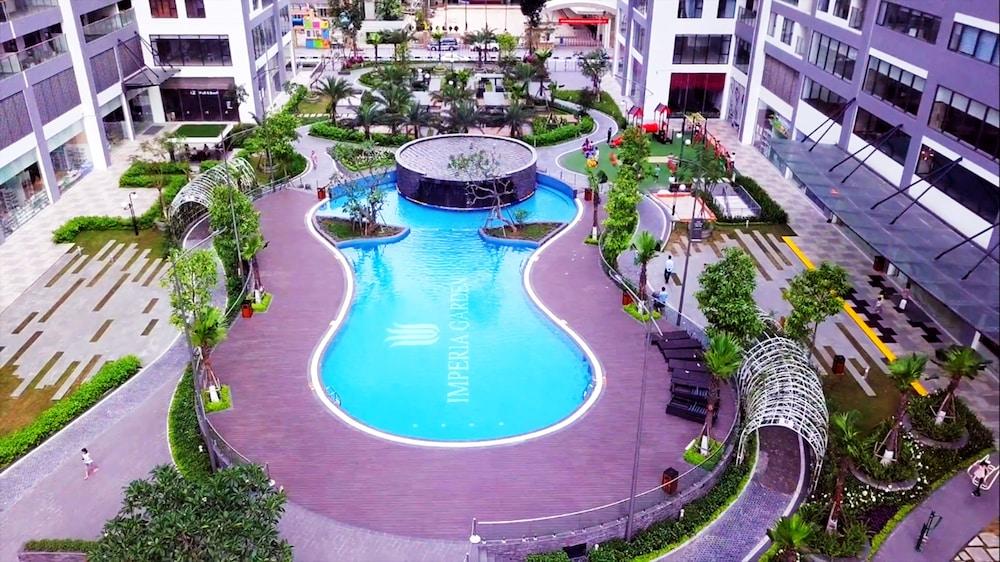 Modern Apartment in Ha Noi Centre - Outdoor Pool