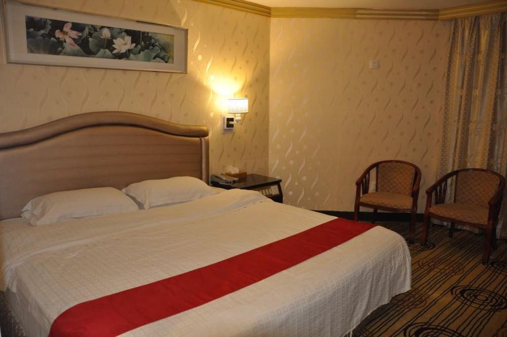 Zhuhai Jinmao Hotel - Room