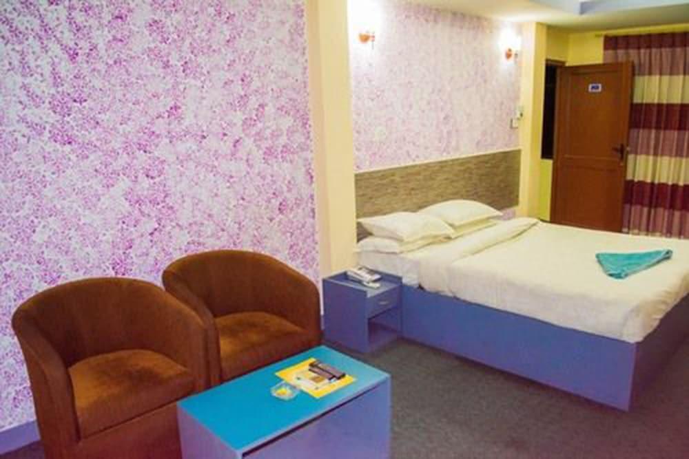 Hotel Om Ganapati - Room