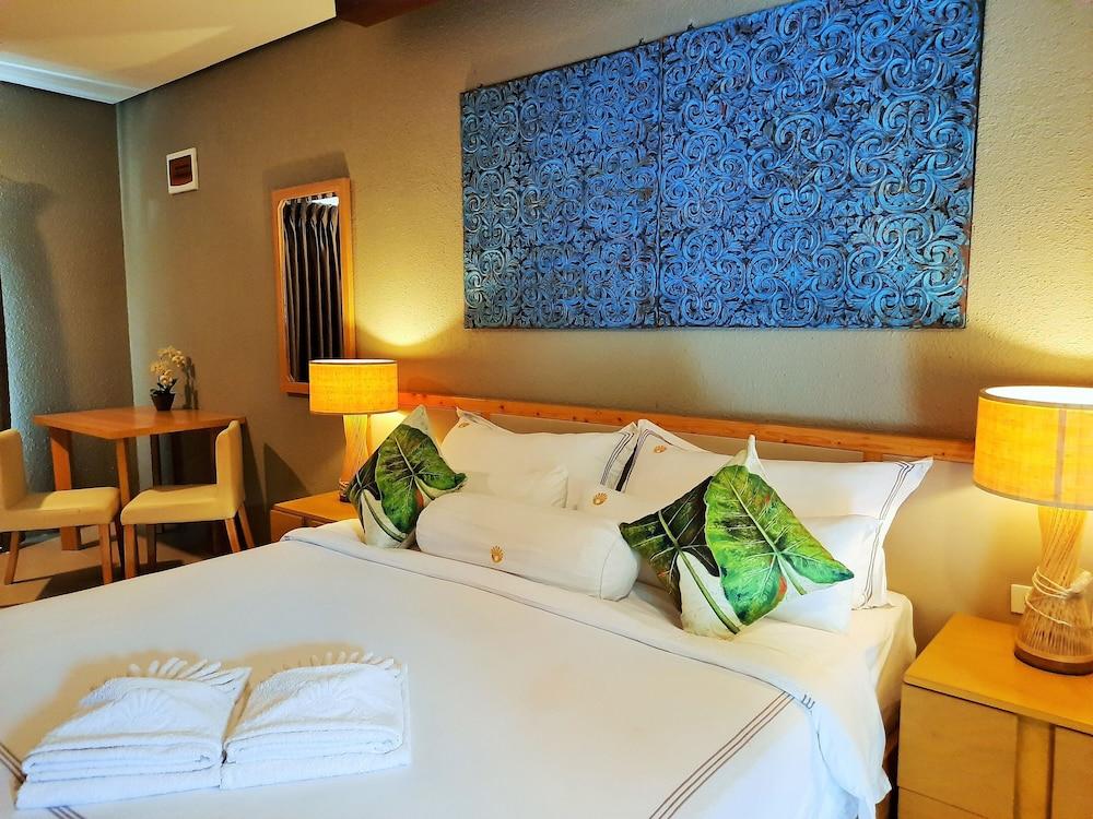 Pearl Vista De Coron Resort Hotel - Room