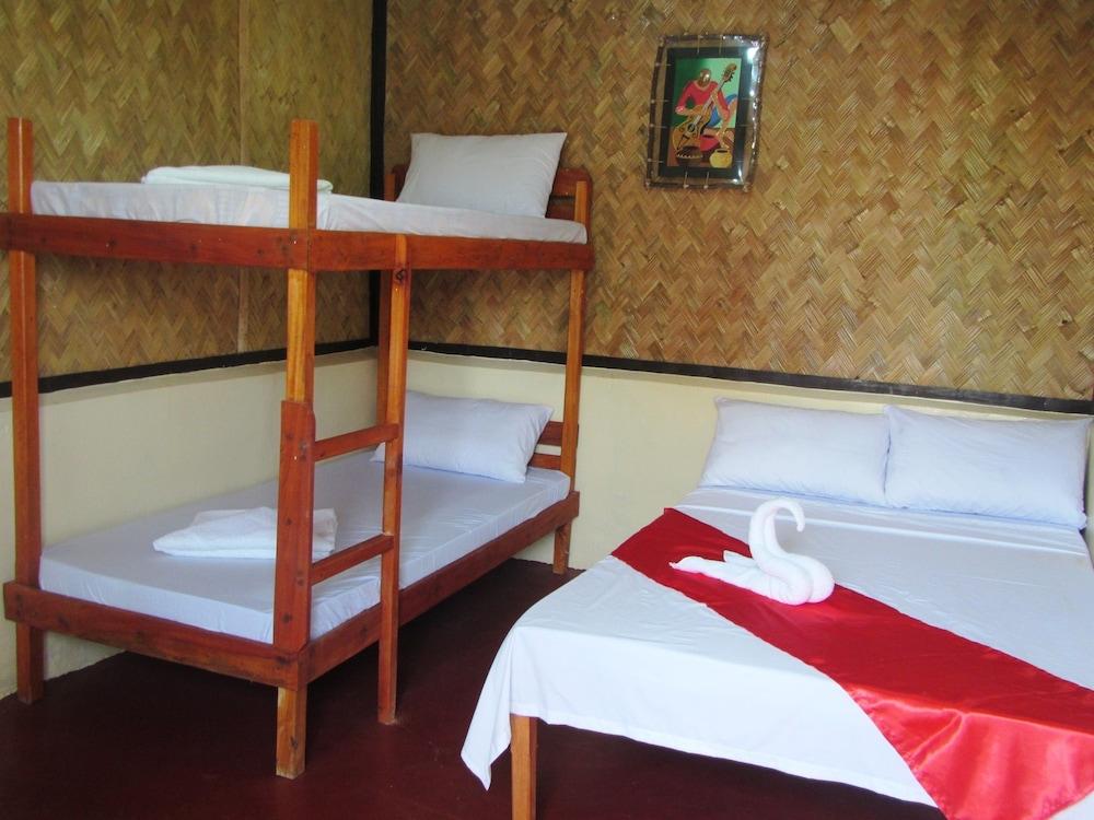 Coron Guapos Guesthouse - Room