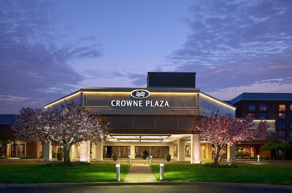 Crowne Plaza Providence-Warwick Airport, an IHG Hotel - Featured Image