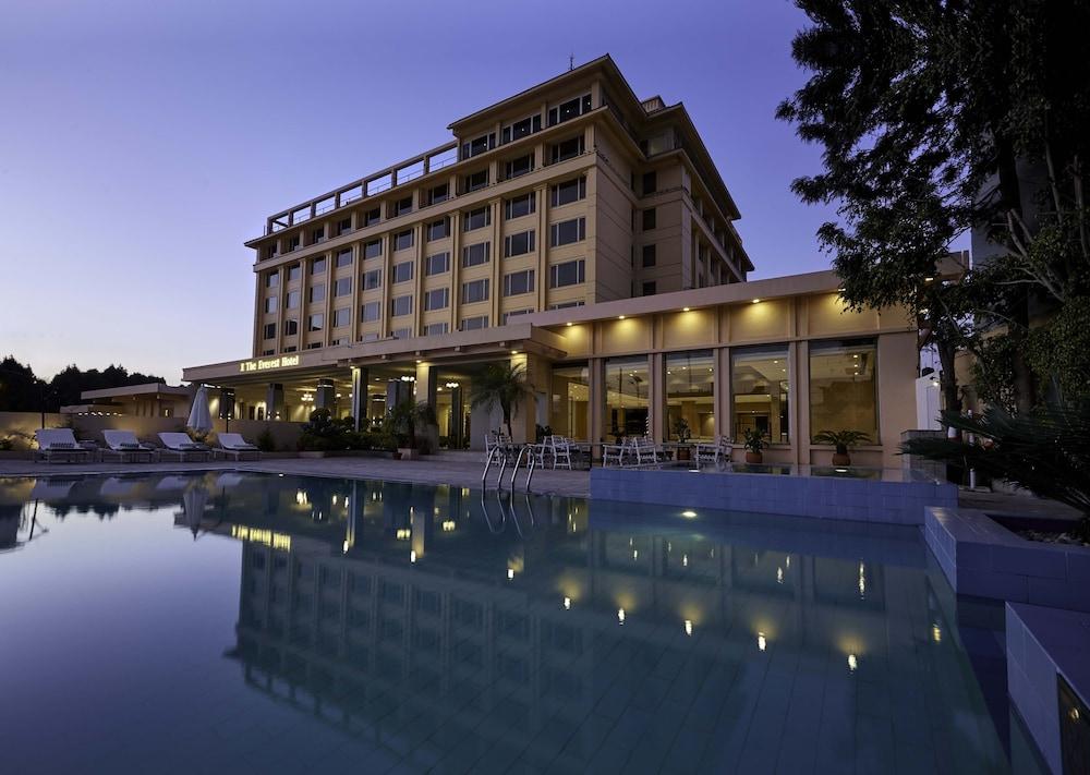 The Everest Hotel Kathmandu - Outdoor Pool