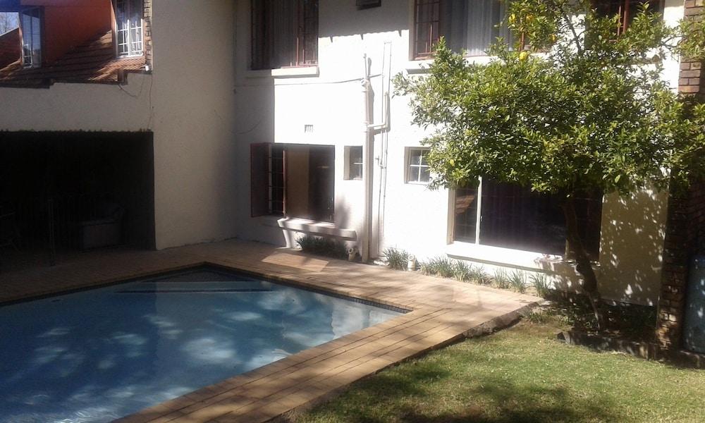 Royal Olympia Lodges and Safaris - Outdoor Pool