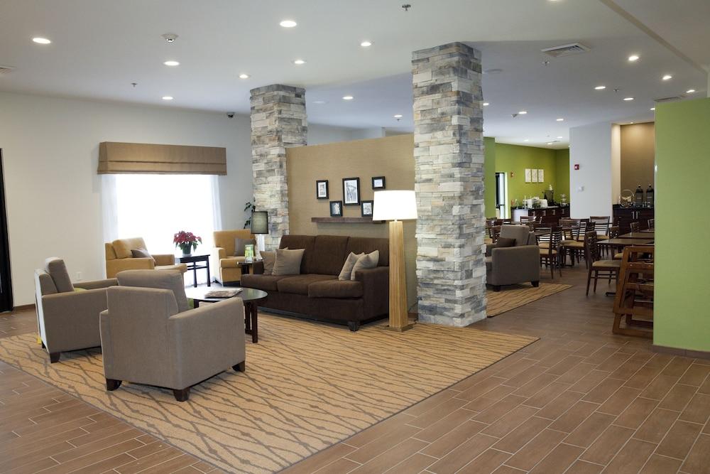 Sleep Inn & Suites Belmont / St. Clairsville - Lobby Sitting Area